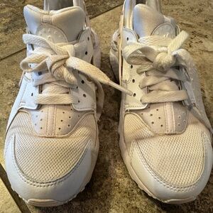 Nike Air Huarache Triple White Youth Sz 5Y